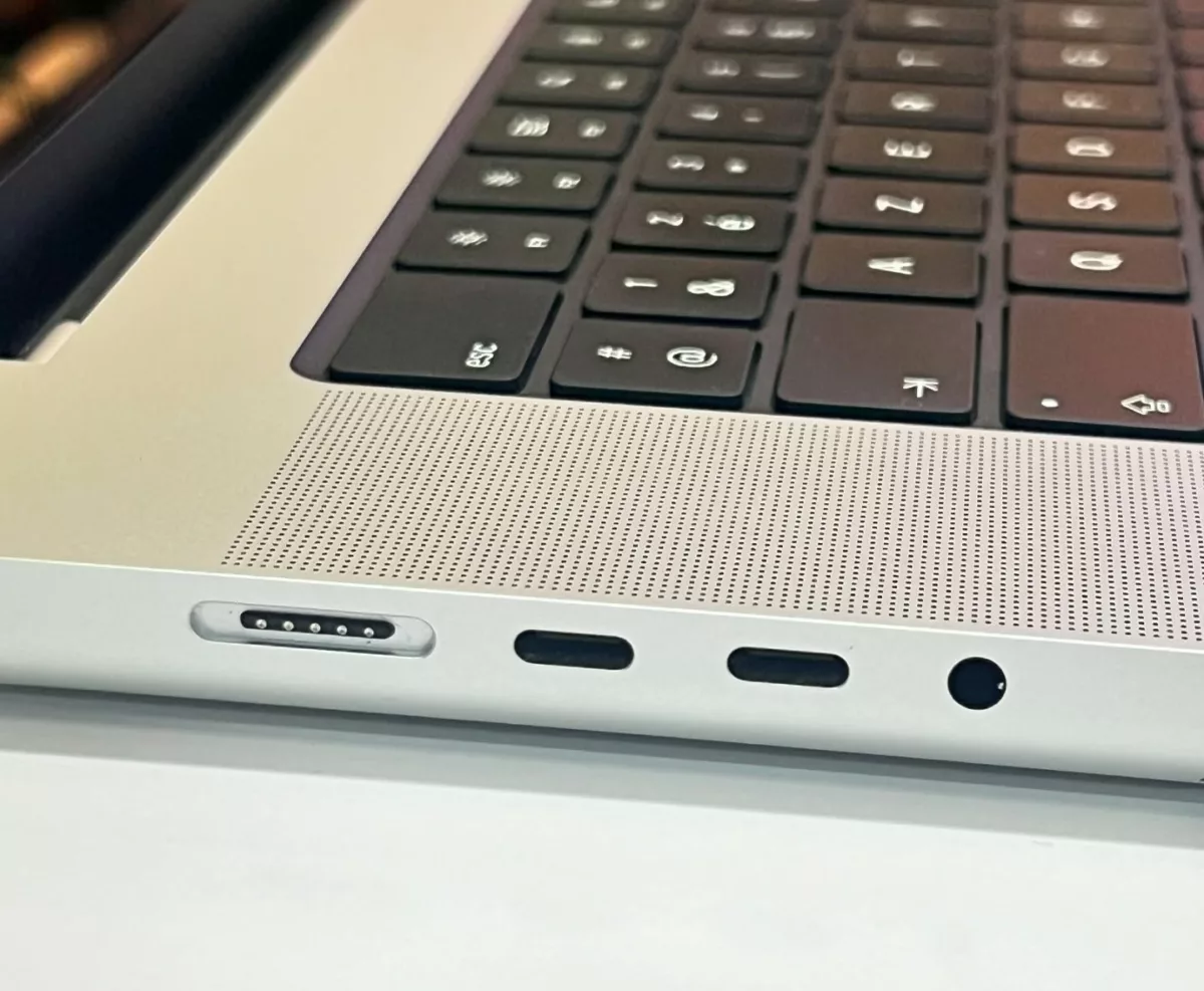 MACBOOK PRO M3 PRO NOV 2023 OFFICIEL 1