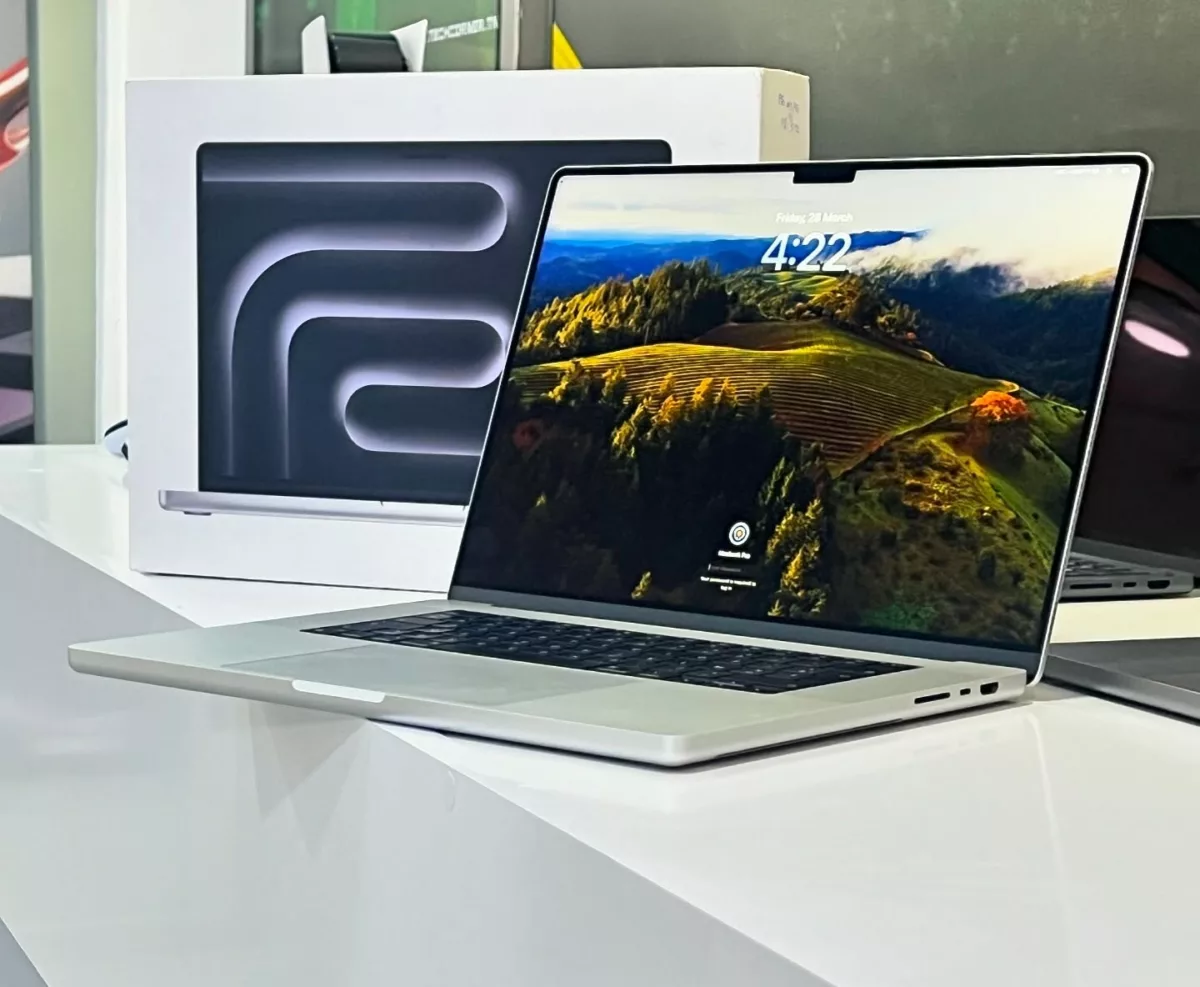 MACBOOK PRO M3 PRO NOV 2023 OFFICIEL
