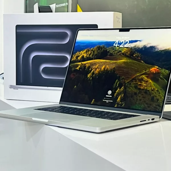 MACBOOK PRO M3 PRO NOV 2023 OFFICIEL